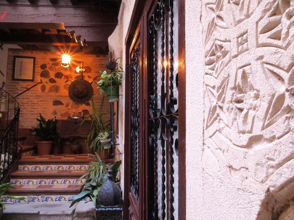 Hotel Godofredo Toledo Exterior photo